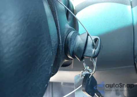 2001 Ford F-150 Xl/Xlt из США, поврежденный, VIN 1FTPF17L81NB33208